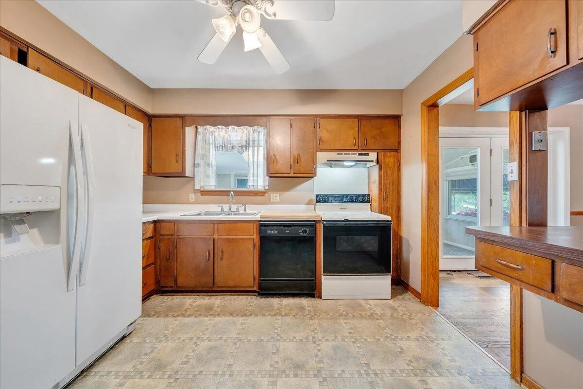 419 Houston AVE - Photo 12