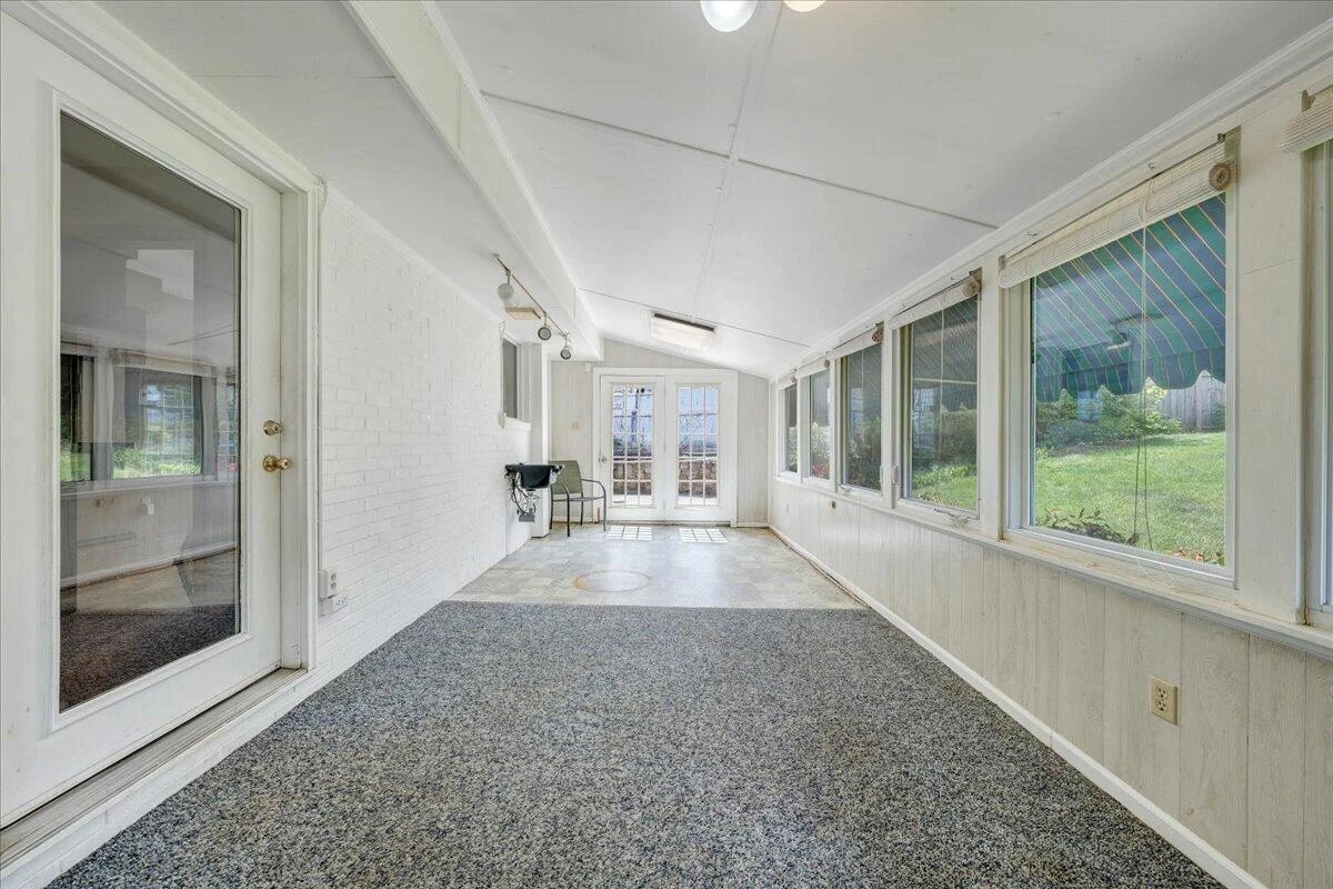 419 Houston AVE - Photo 16