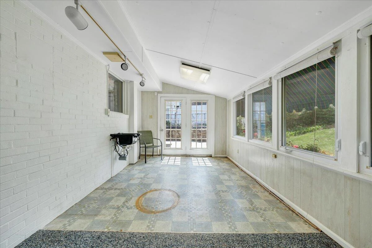 419 Houston AVE - Photo 17