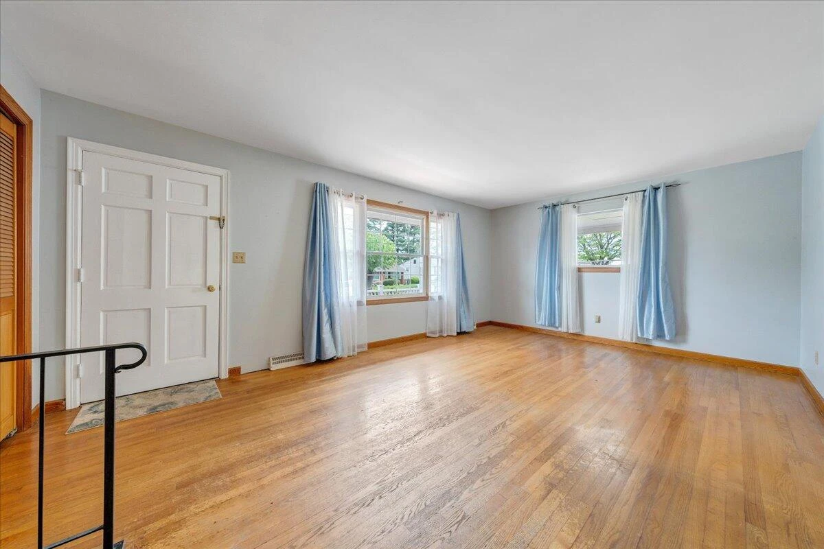 419 Houston AVE - Photo 3