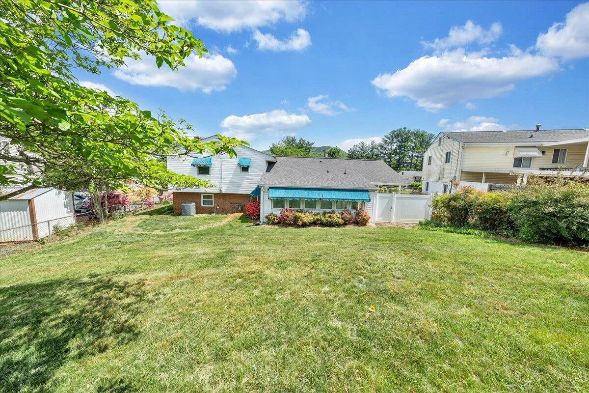 419 Houston AVE - Photo 36