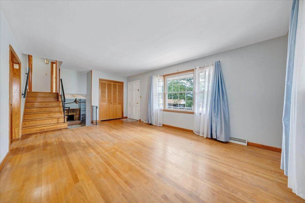 419 Houston AVE - Photo 4