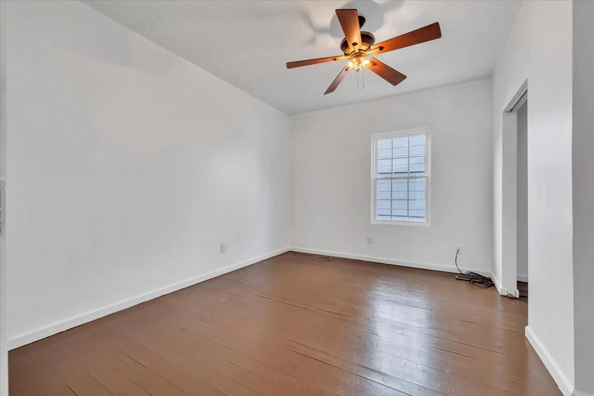 1013 Jamison AVE - Photo 11