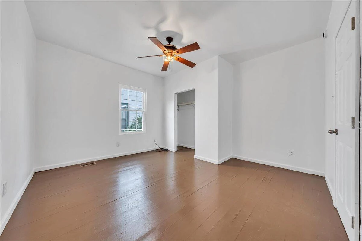 1013 Jamison AVE - Photo 12