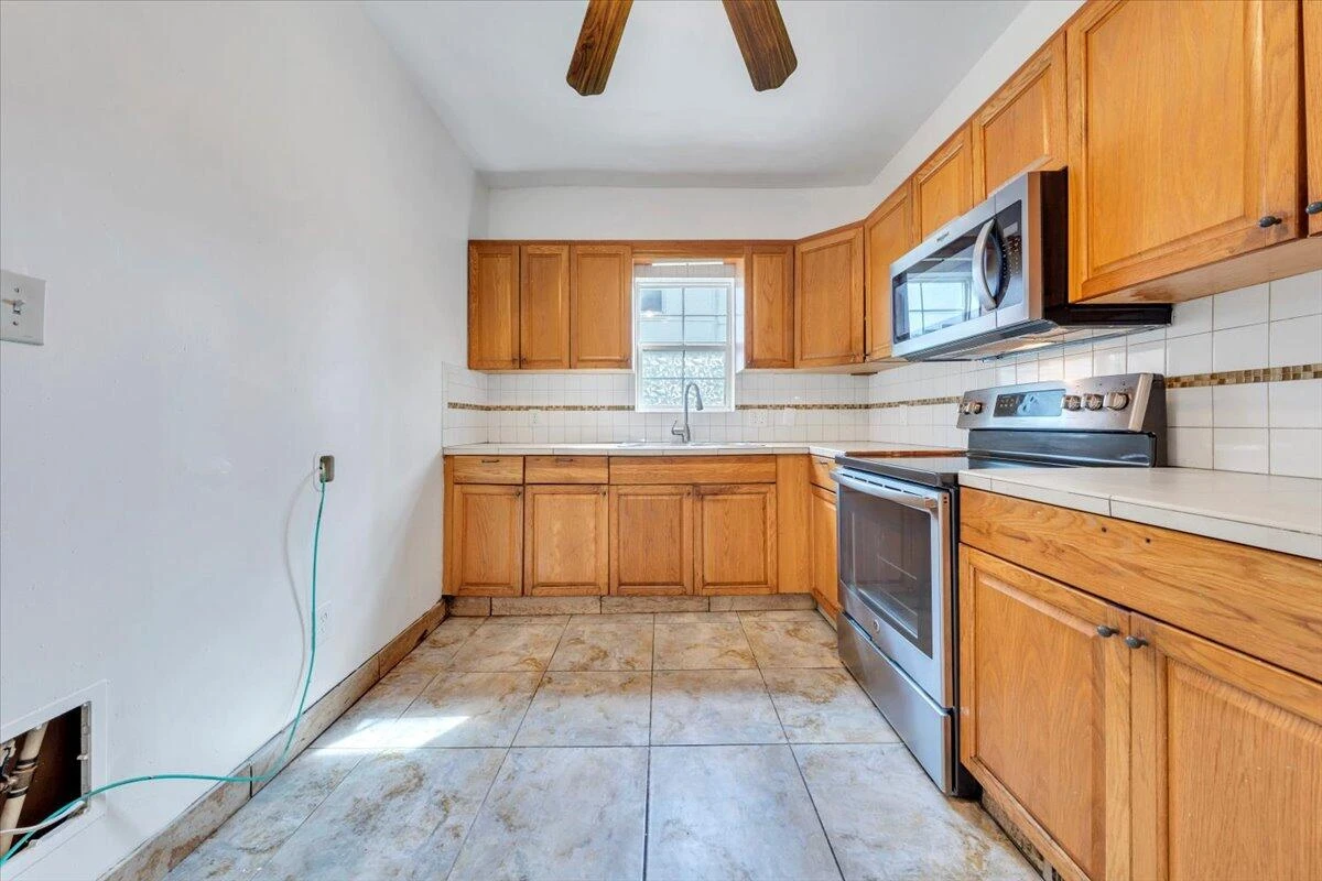1013 Jamison AVE - Photo 14