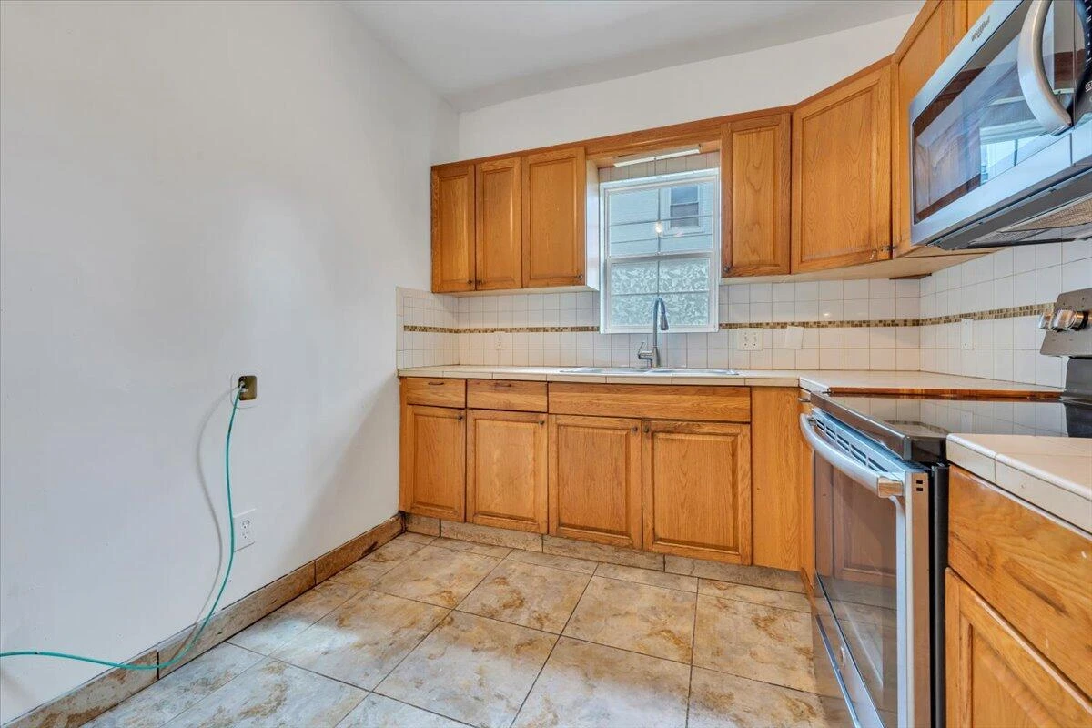 1013 Jamison AVE - Photo 17