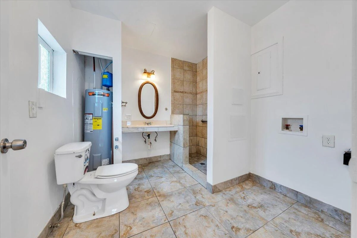 1013 Jamison AVE - Photo 18
