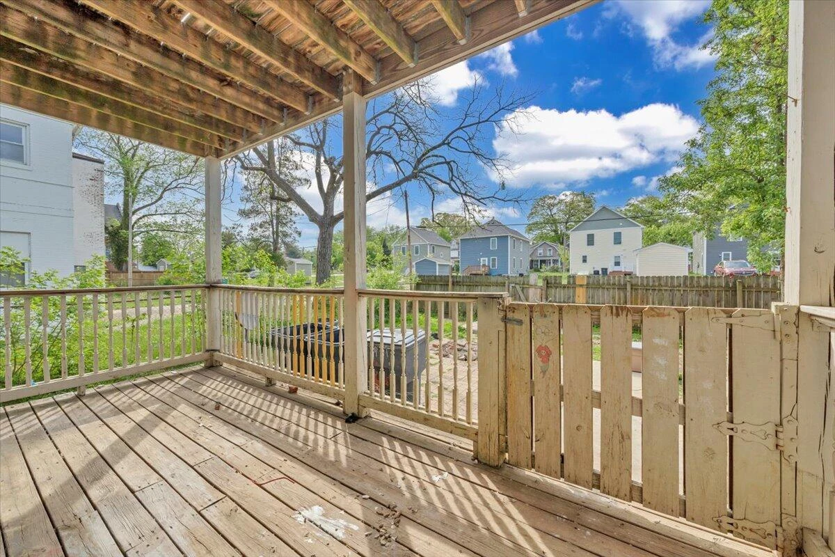 1013 Jamison AVE - Photo 19