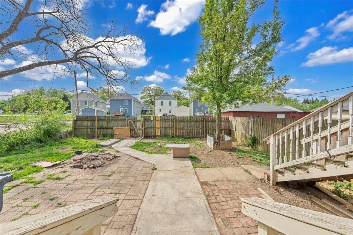 1013 Jamison AVE - Photo 20