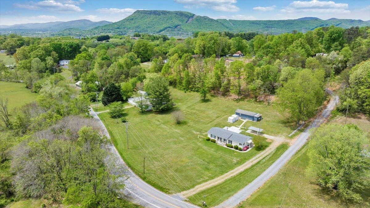 303 Coaling RD