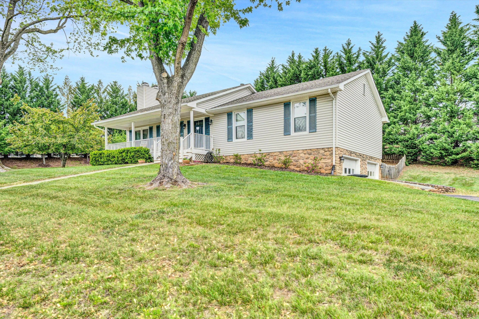 5567 Rome DR - Photo 3