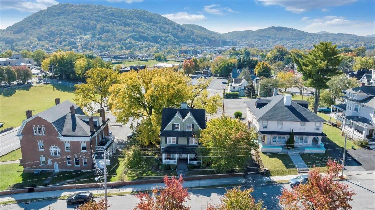 18 Mountain AVE - Photo 31