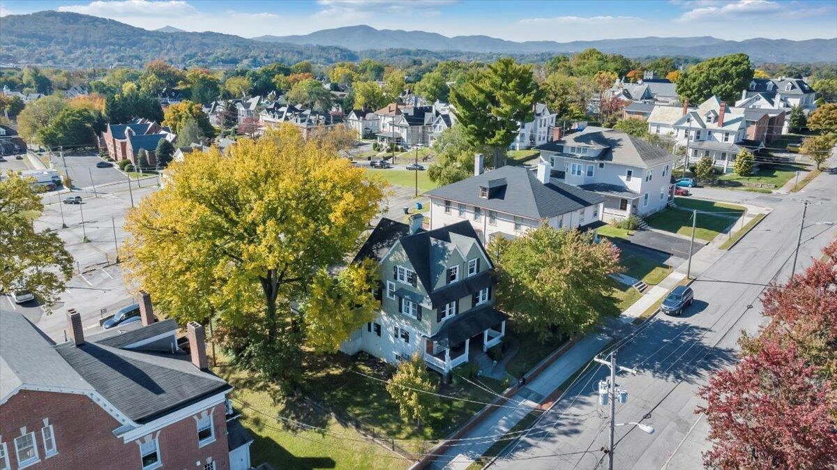 18 Mountain AVE - Photo 32