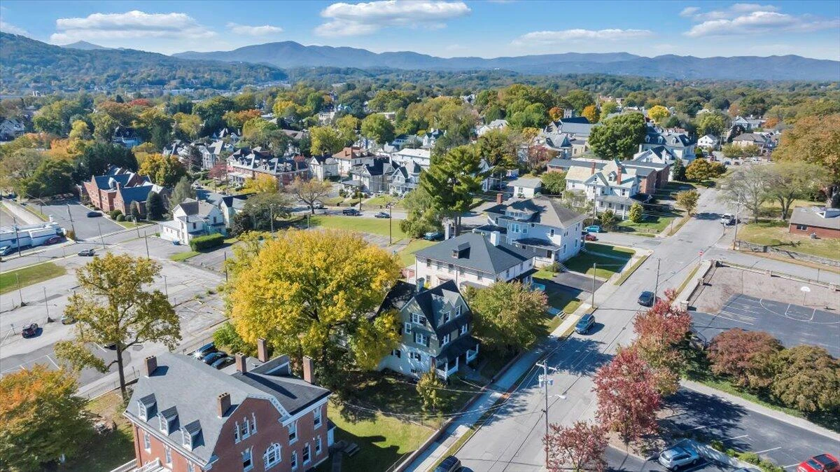 18 Mountain AVE - Photo 38