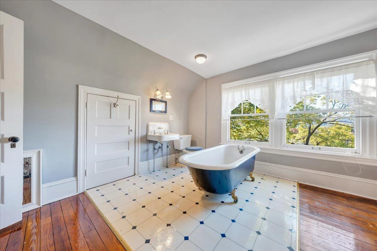 18 Mountain AVE - Photo 77