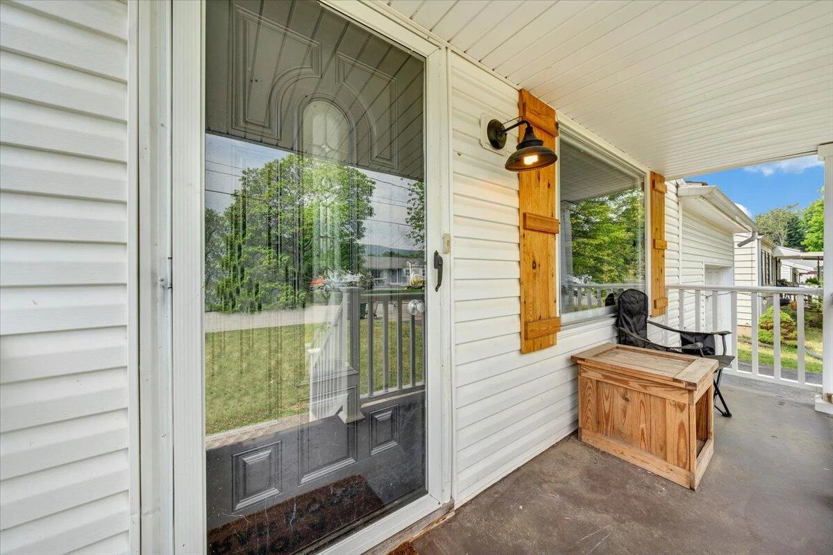 722 Crystal DR - Photo 2