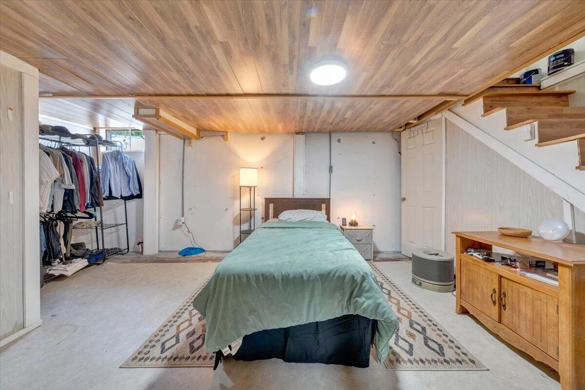 722 Crystal DR - Photo 20