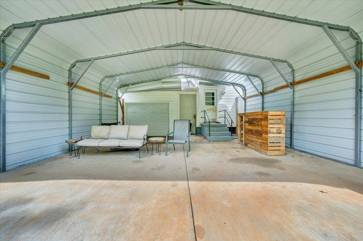 722 Crystal DR - Photo 25