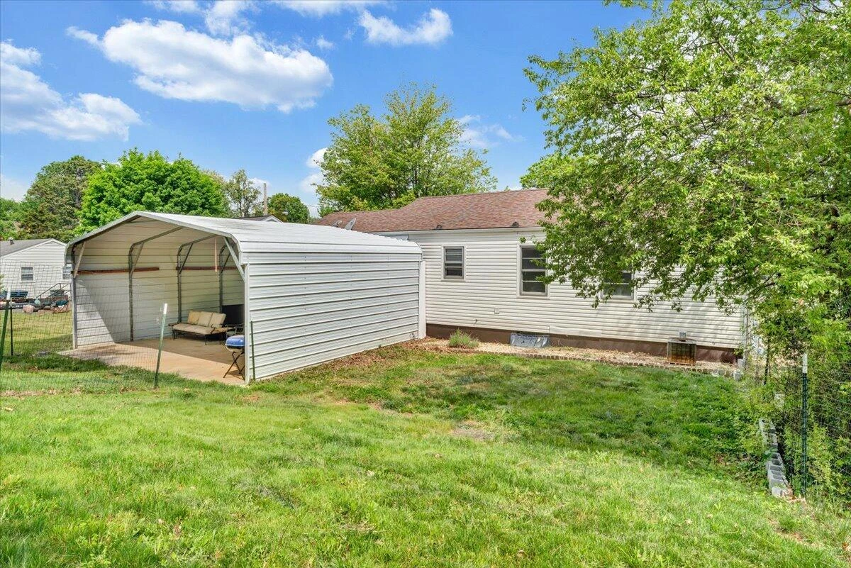 722 Crystal DR - Photo 26