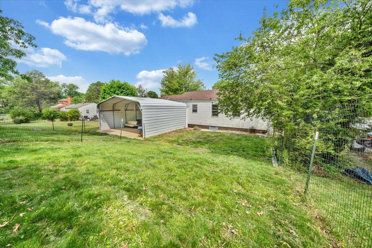 722 Crystal DR - Photo 27