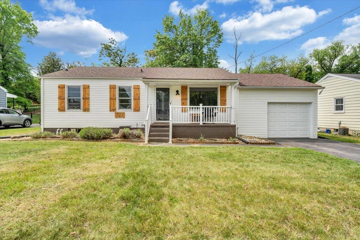 722 Crystal DR - Photo 30