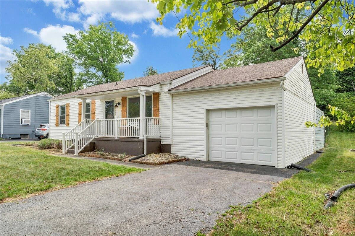 722 Crystal DR - Photo 32