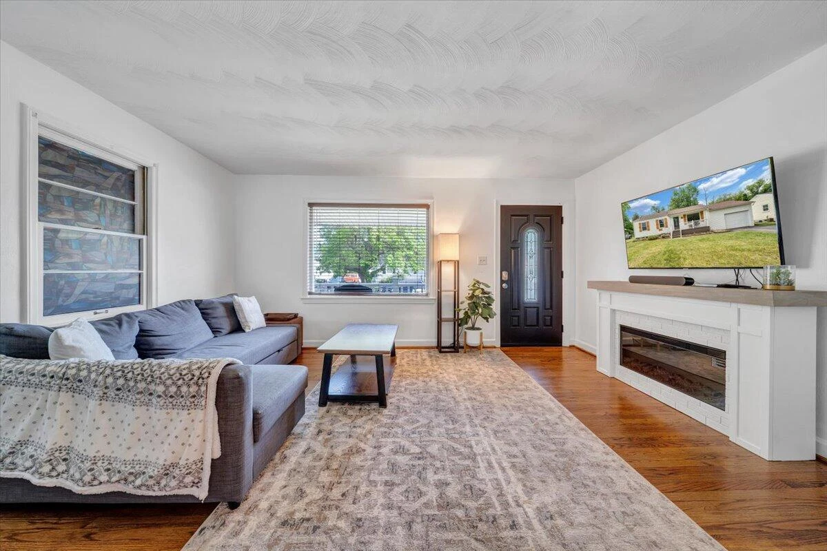 722 Crystal DR - Photo 5