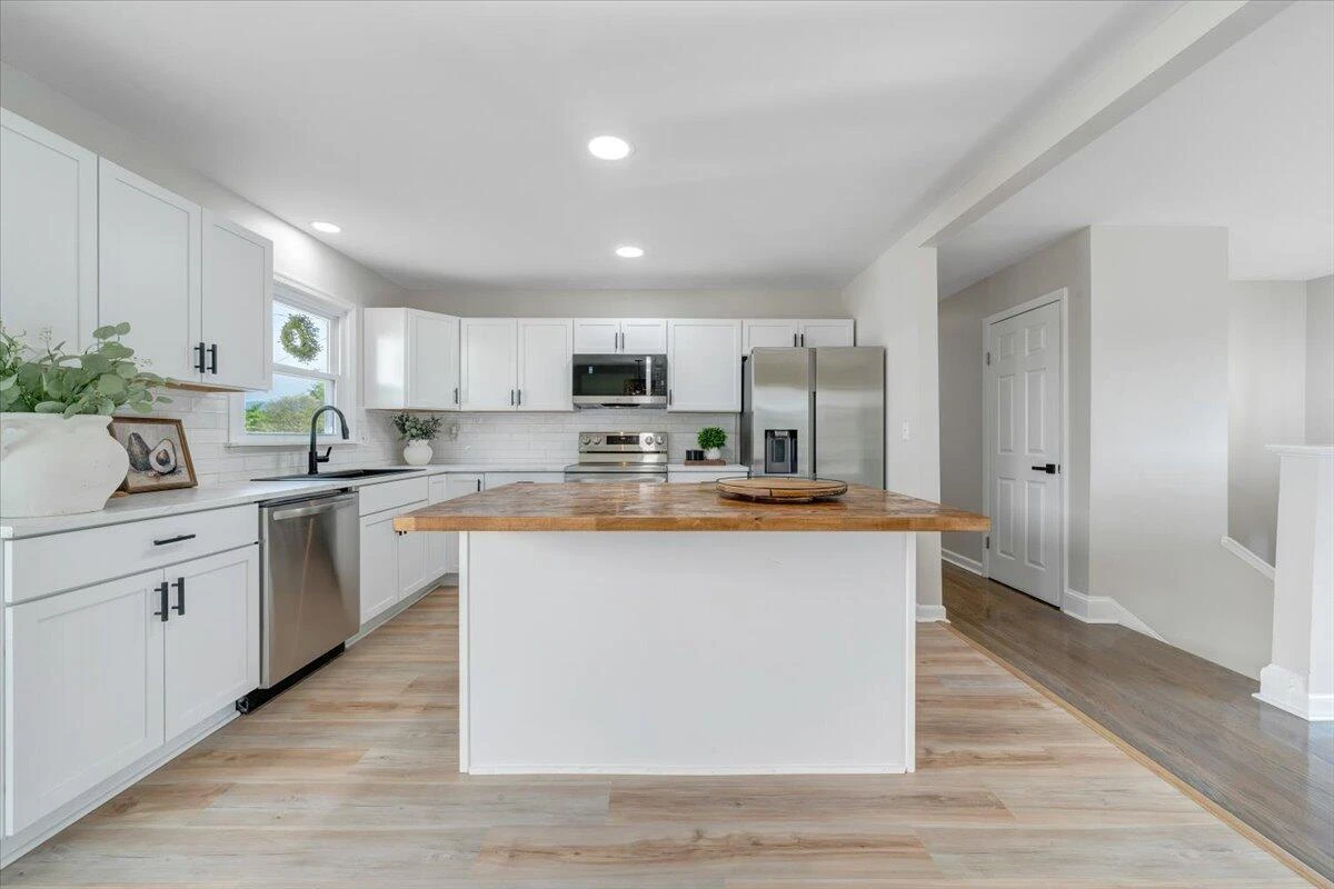 901 Citadel LN - Photo 12