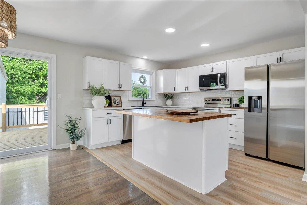 901 Citadel LN - Photo 13
