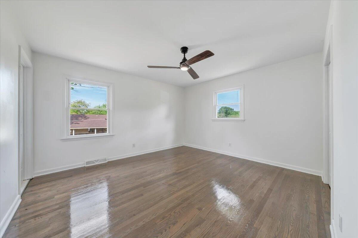 901 Citadel LN - Photo 18