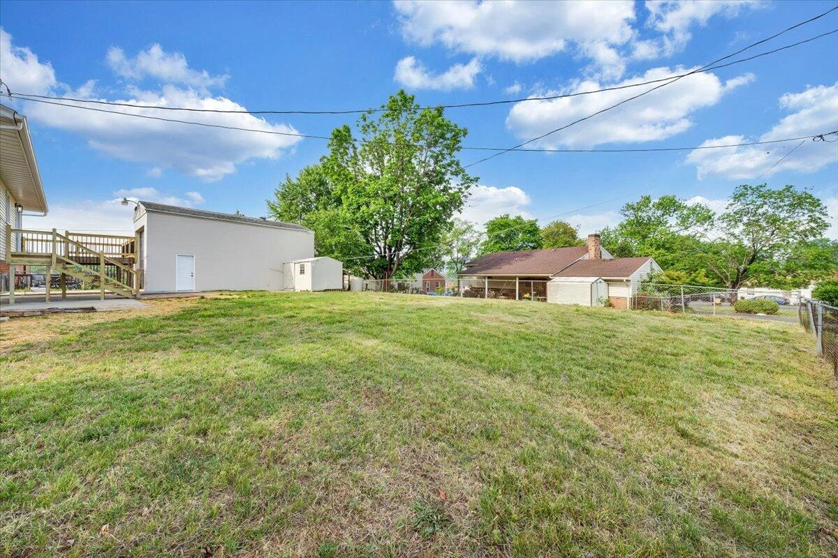 901 Citadel LN - Photo 41