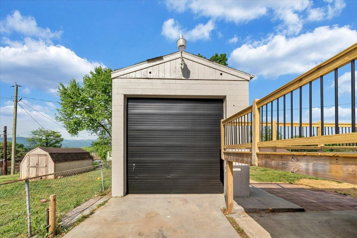 901 Citadel LN - Photo 46