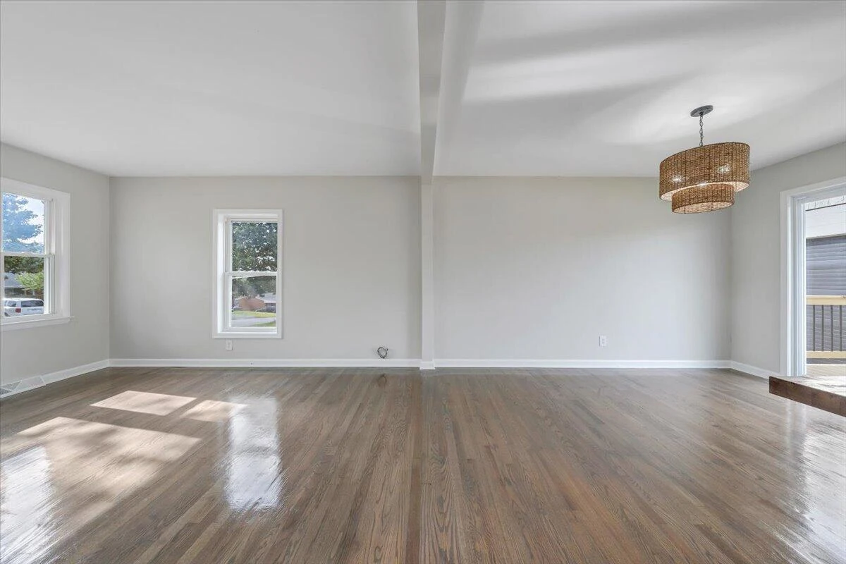901 Citadel LN - Photo 5