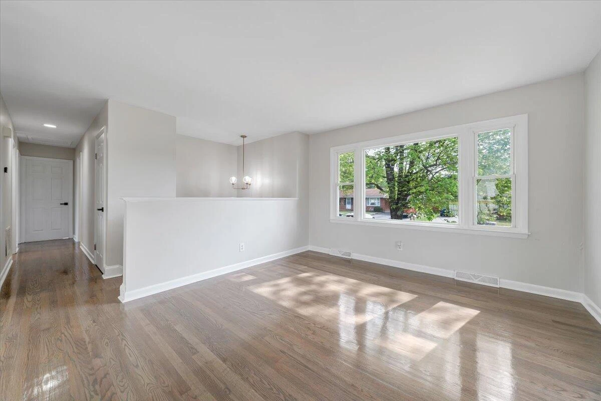901 Citadel LN - Photo 7