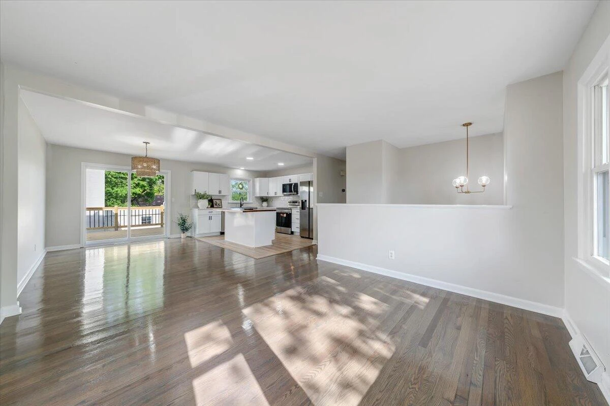 901 Citadel LN - Photo 8