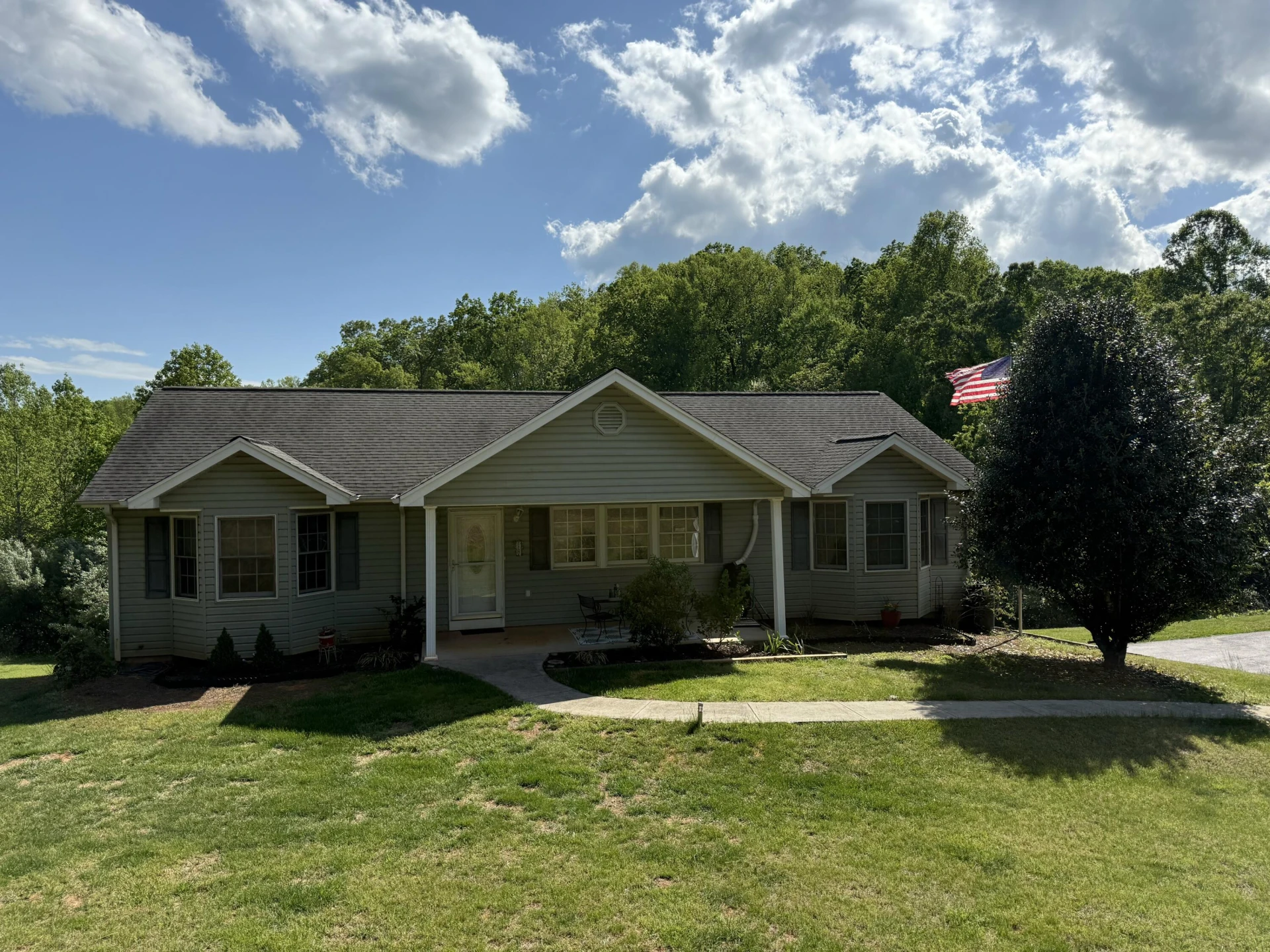 942 Idlewood RD