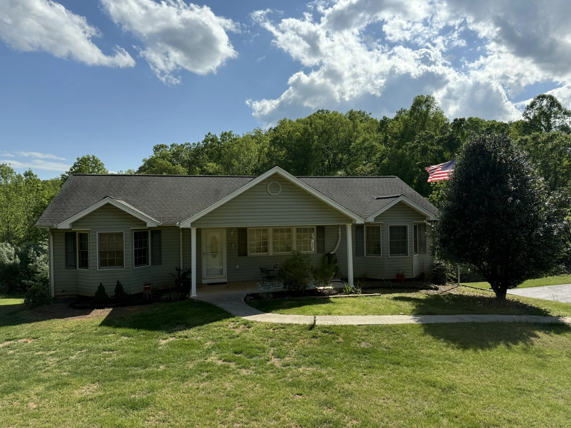 942 Idlewood RD - Photo 2