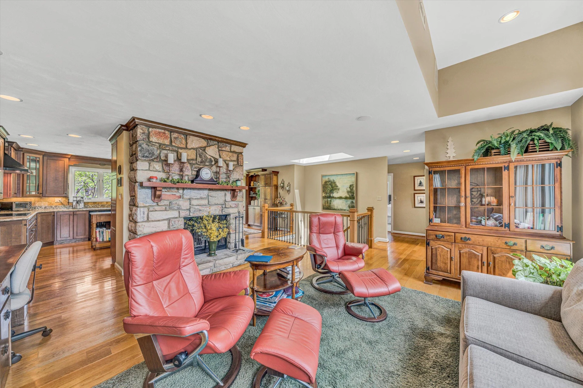 7077 Hollyberry RD - Photo 14