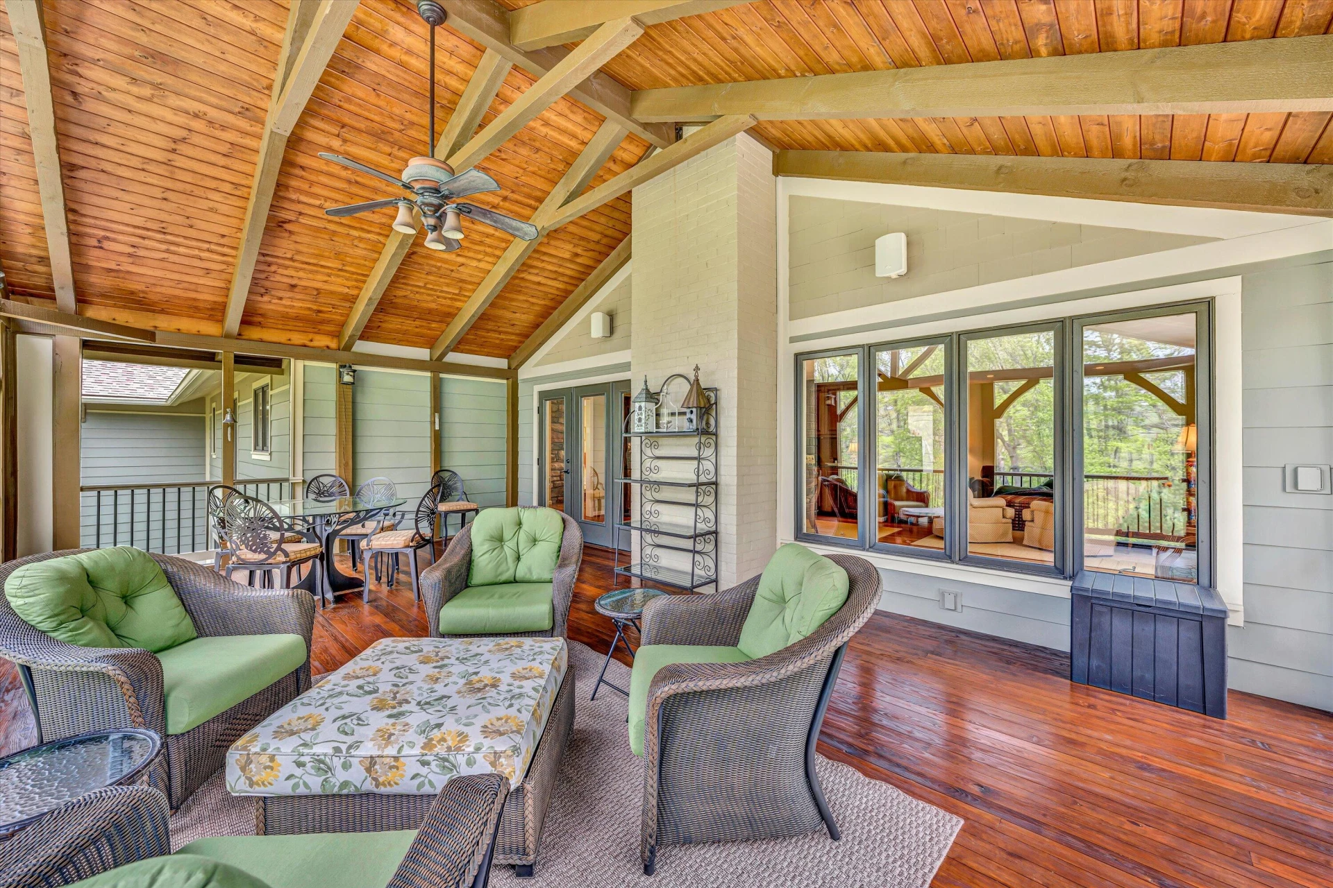 7077 Hollyberry RD - Photo 22