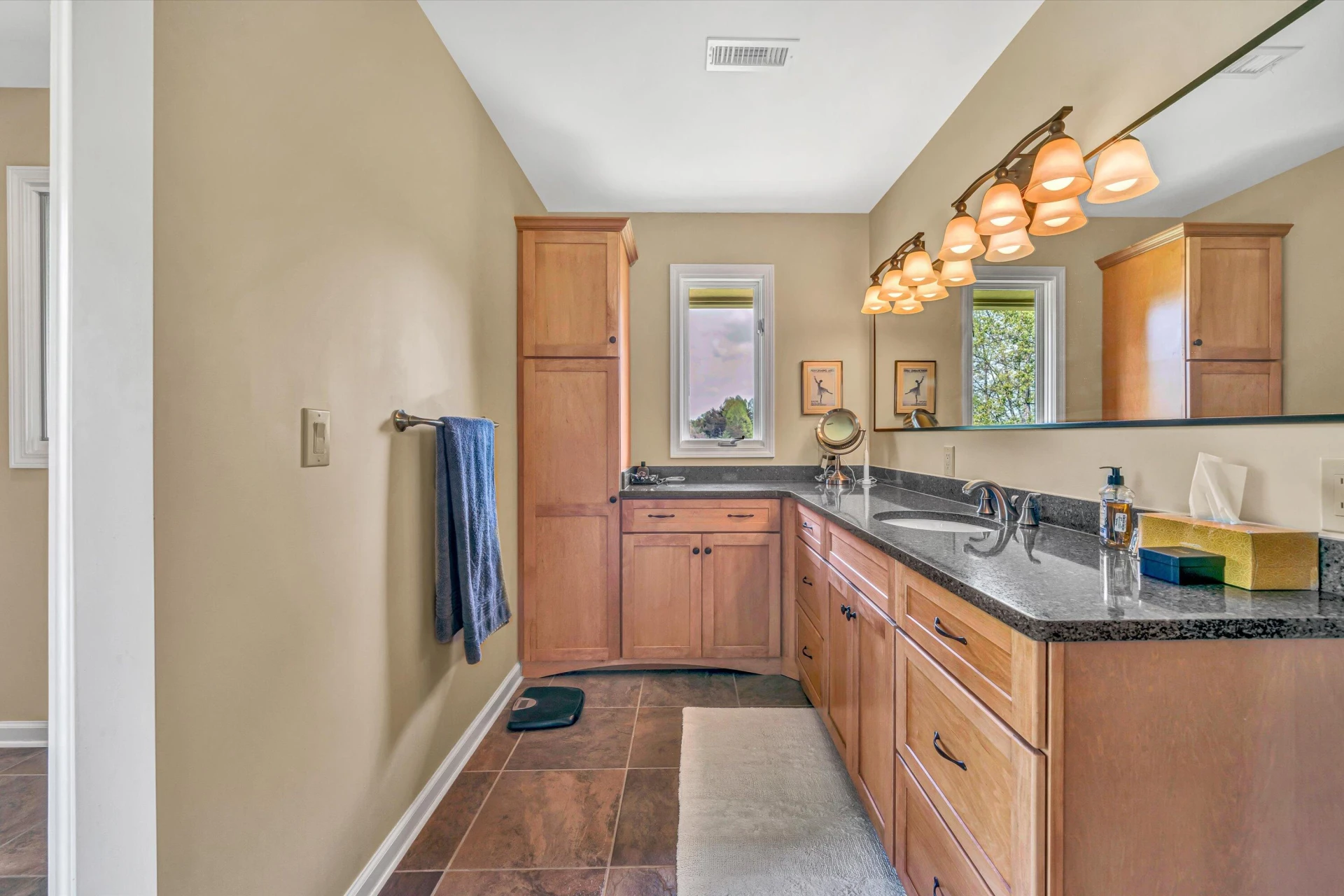 7077 Hollyberry RD - Photo 28
