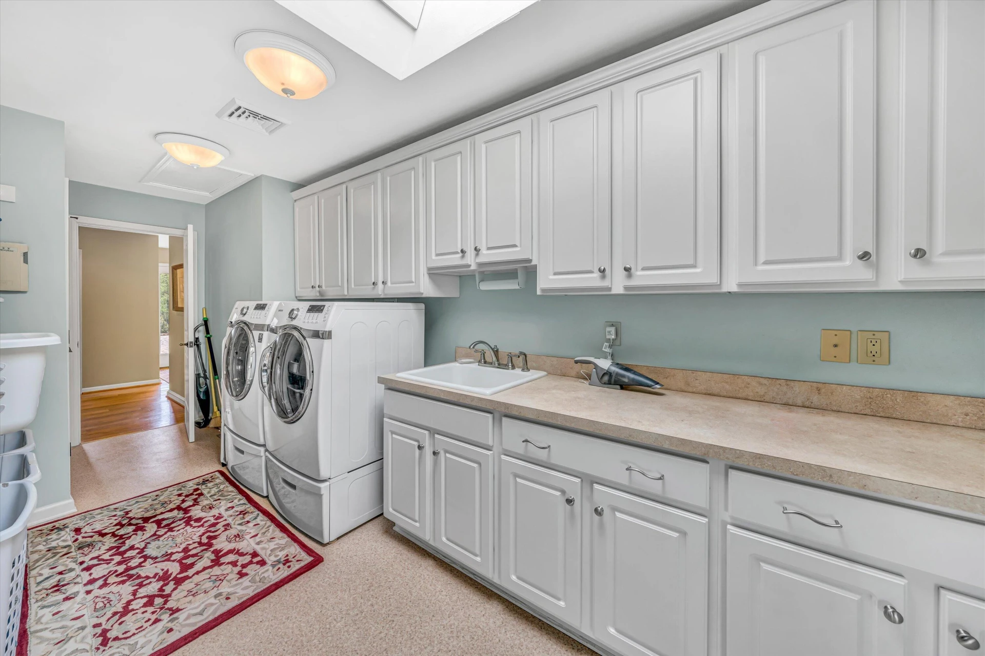 7077 Hollyberry RD - Photo 29