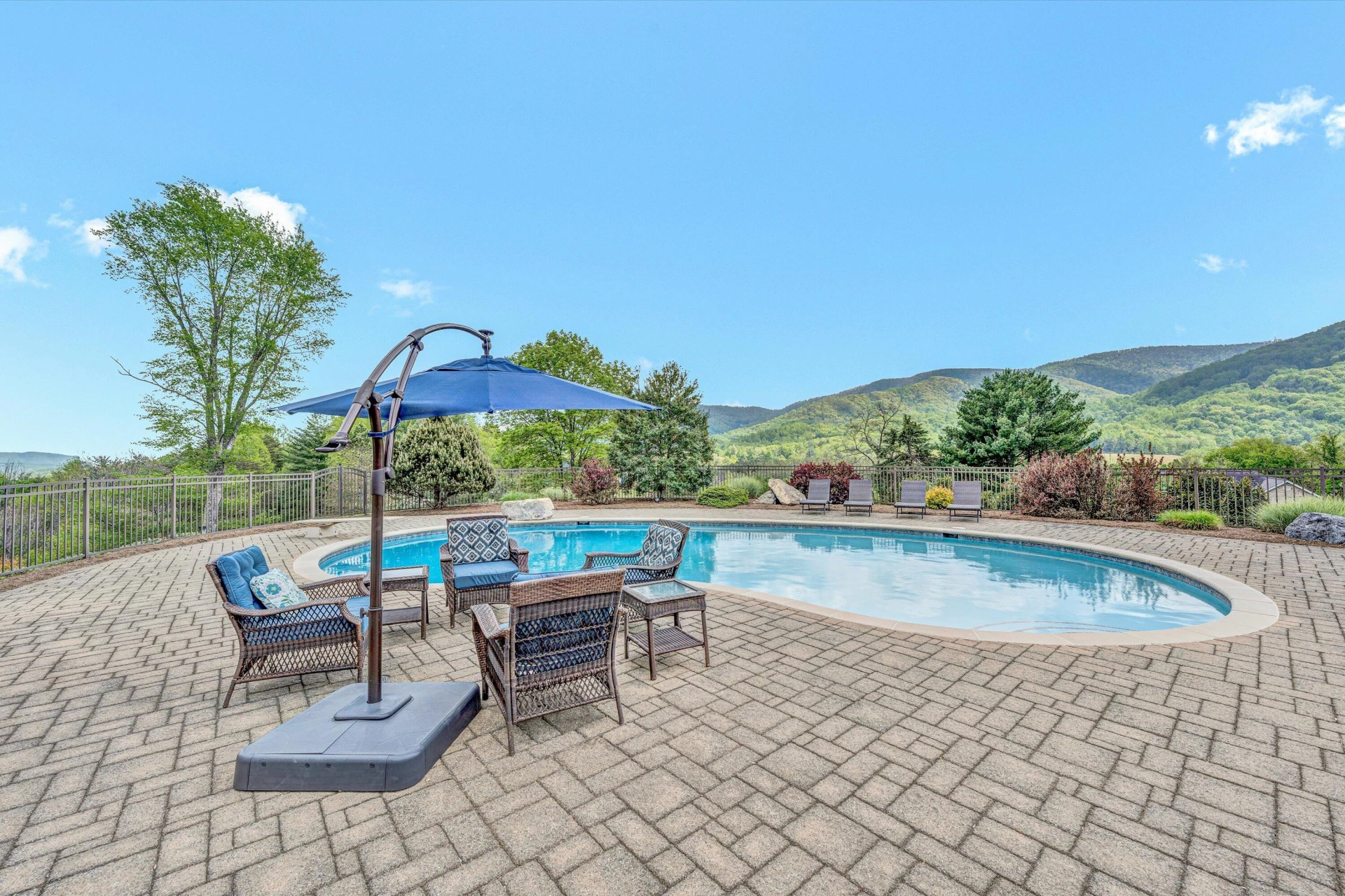 7077 Hollyberry RD - Photo 30