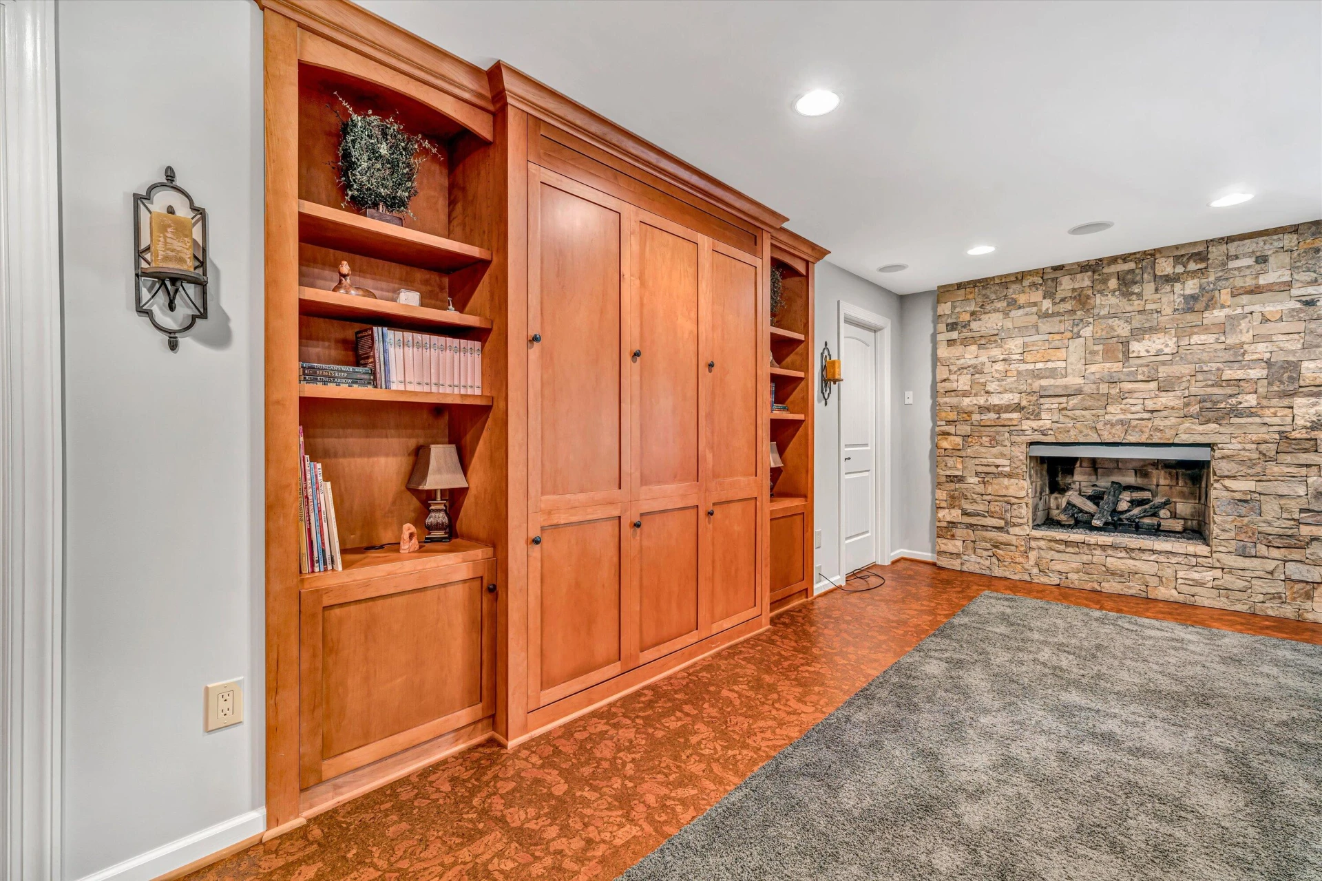 7077 Hollyberry RD - Photo 37