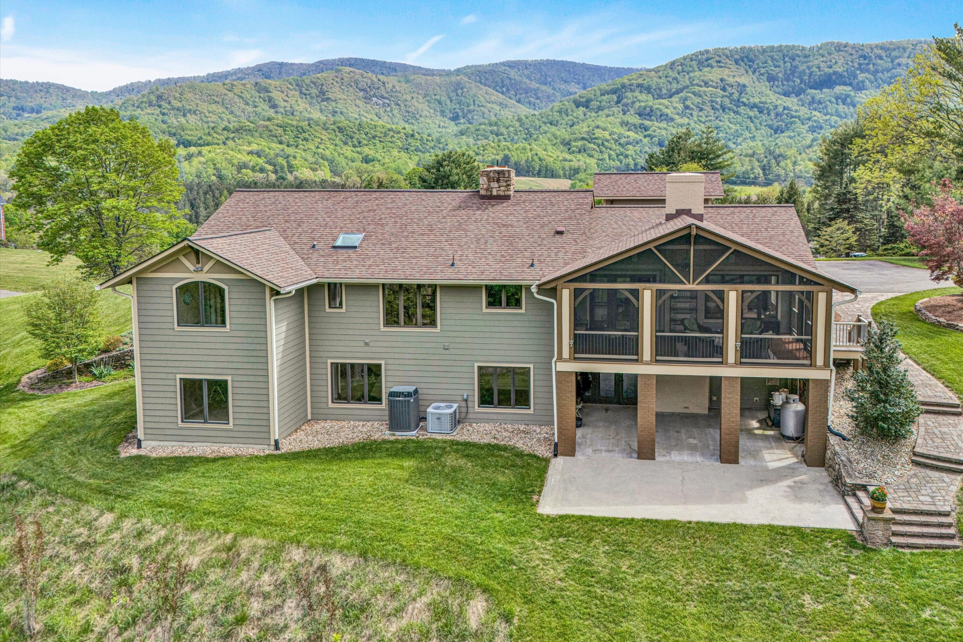 7077 Hollyberry RD - Photo 6