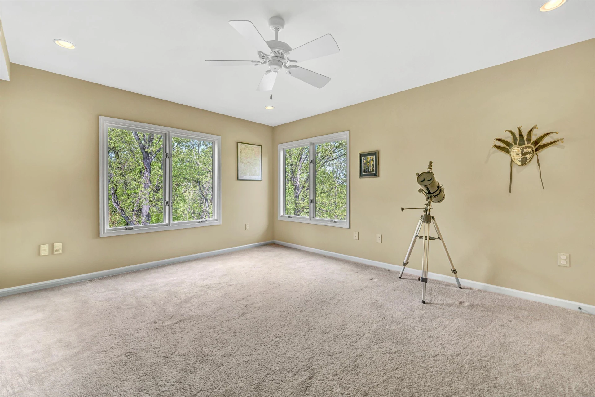 7077 Hollyberry RD - Photo 46
