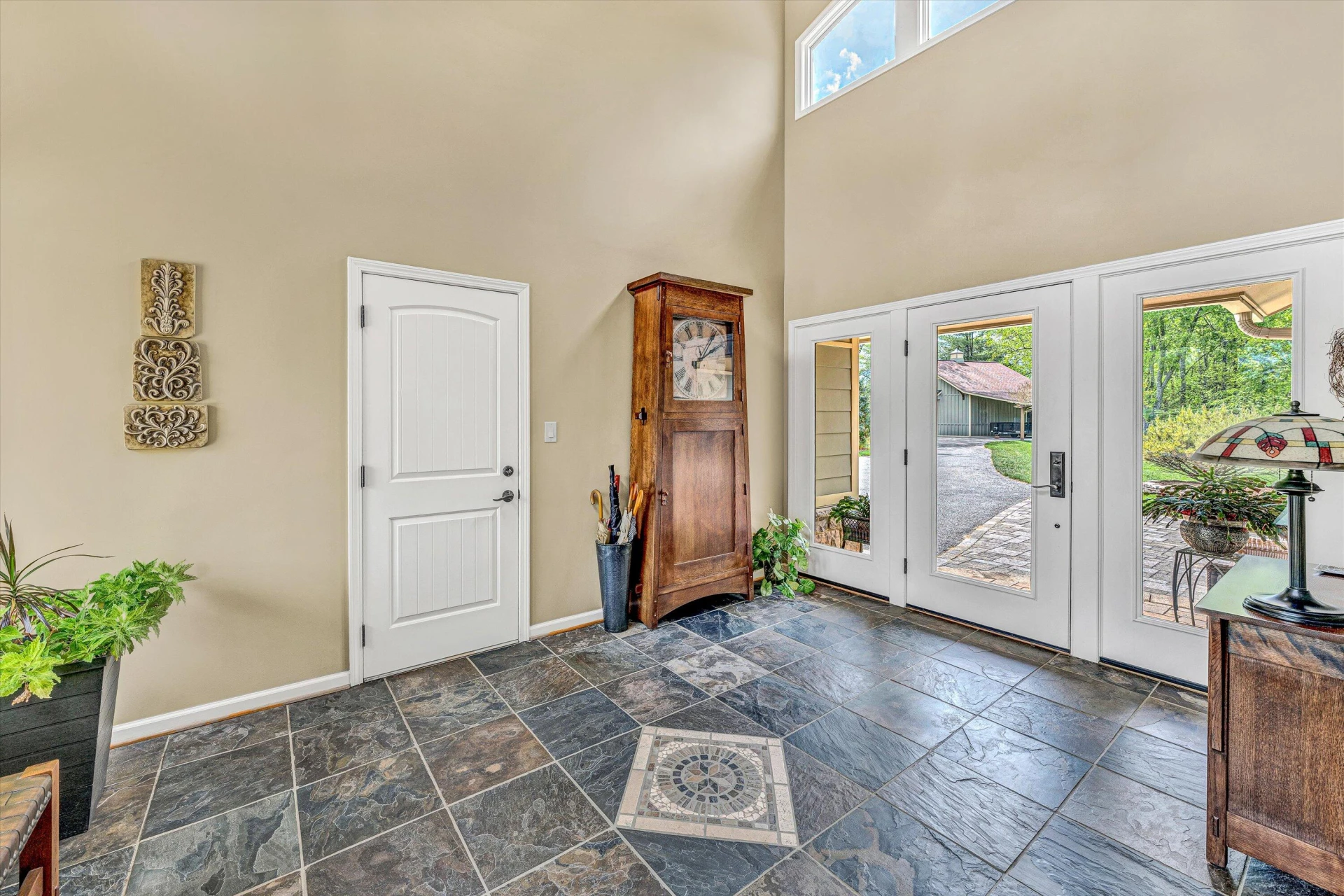 7077 Hollyberry RD - Photo 7