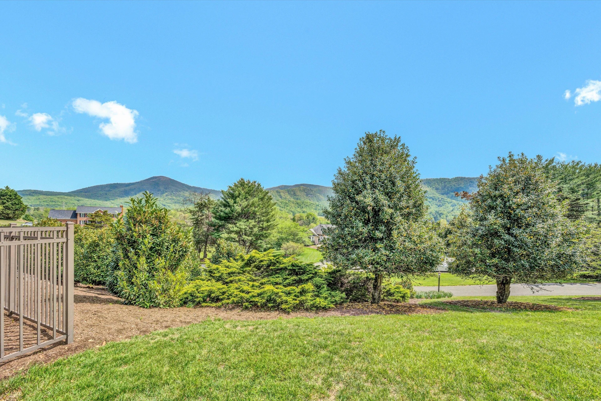 7077 Hollyberry RD - Photo 55