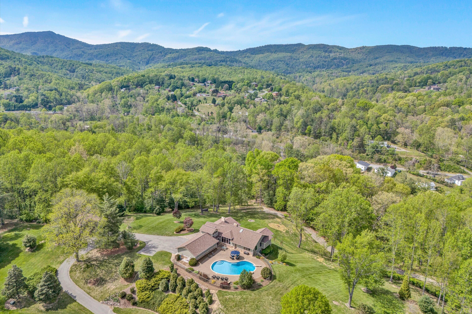 7077 Hollyberry RD - Photo 61