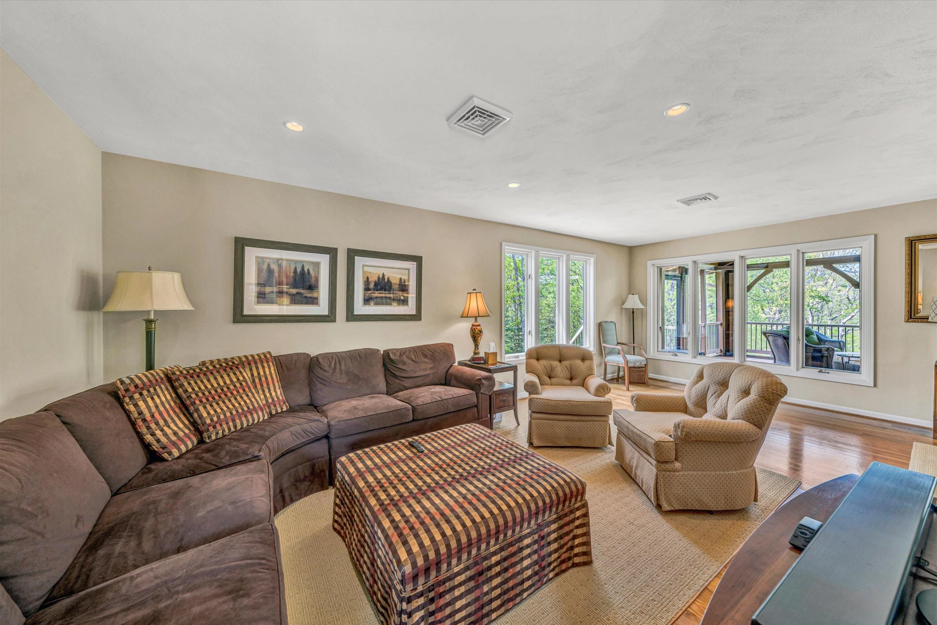 7077 Hollyberry RD - Photo 10