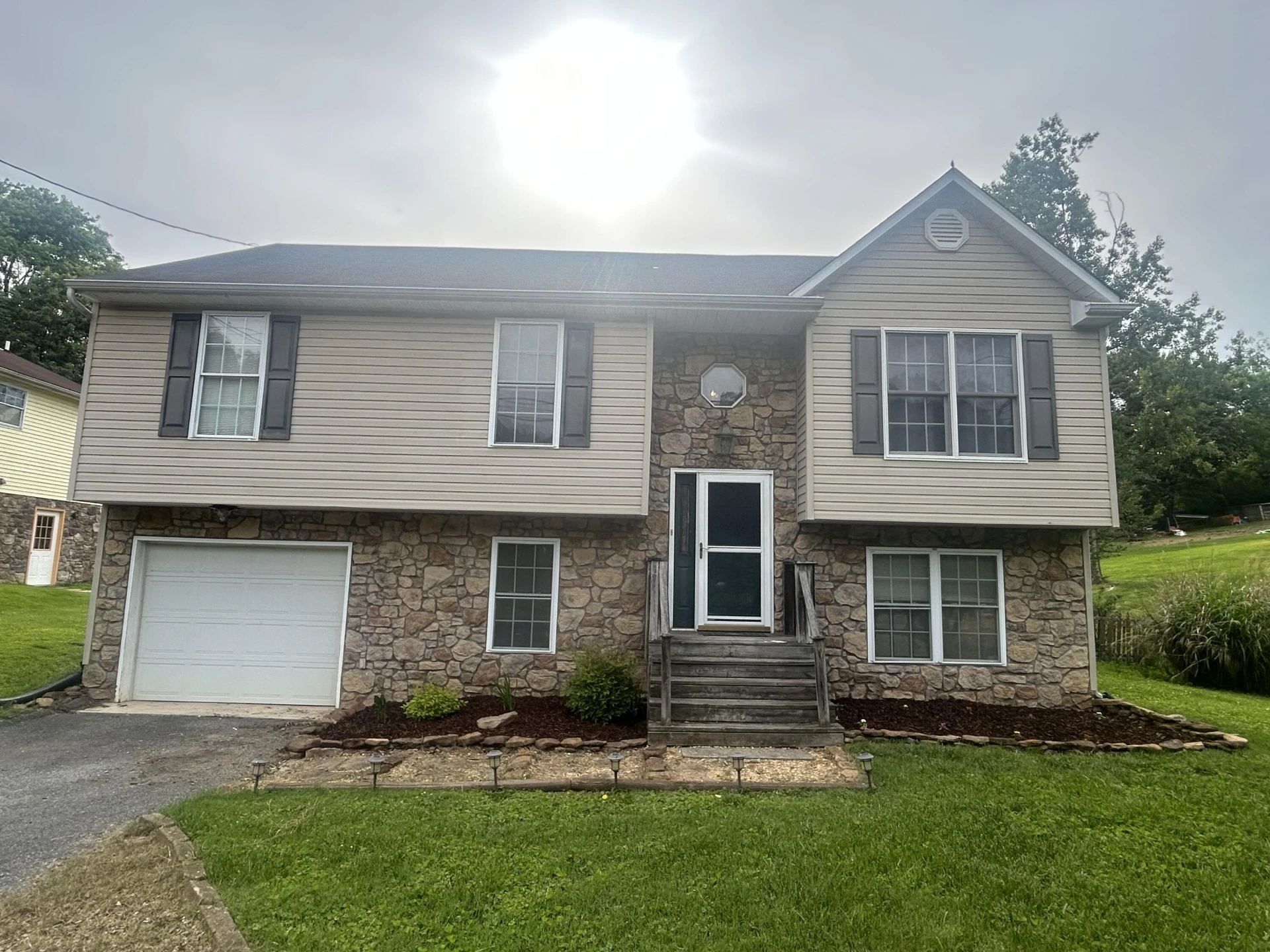736 Caldwell ST